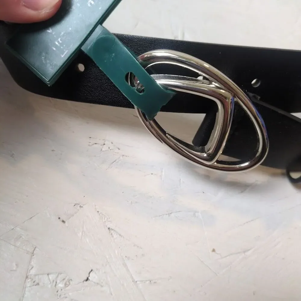 Wild Fable Women's Medium Black Faux Leather Belt Silver Oval Buckle
